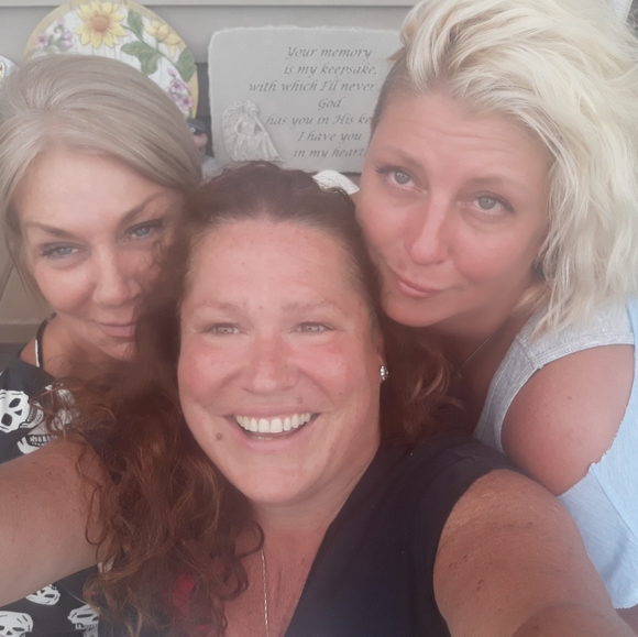 Meet your Posher, Jessica - Picture 2 of 16